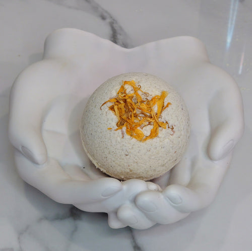 Relax and unwind with the Chamomile Tea Mineral Bath Bomb. Scented with lemon, cedarwood, and eucalyptus essential oils for a truly renewing spa-like experience.