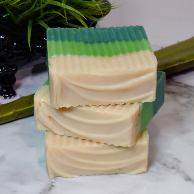 Soothing Aloe Vera, vitamin rich Hemp Milk, and moisturizing Shea Butter. This refreshing cucumber scented soap bar is packed with ingredients to nourish your skin.